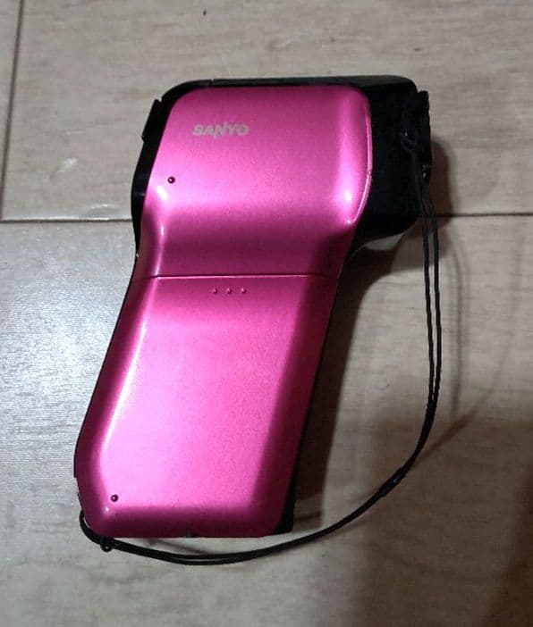 美品 時刻リセット無し SANYO Xacti DMX-CG10 ピンク