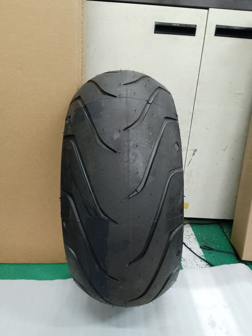 ハーレー ブレイクアウト タイヤ 240/40R18 2021年製 ハーレー ブレイクアウト タイヤ 240/40R18 2021年製