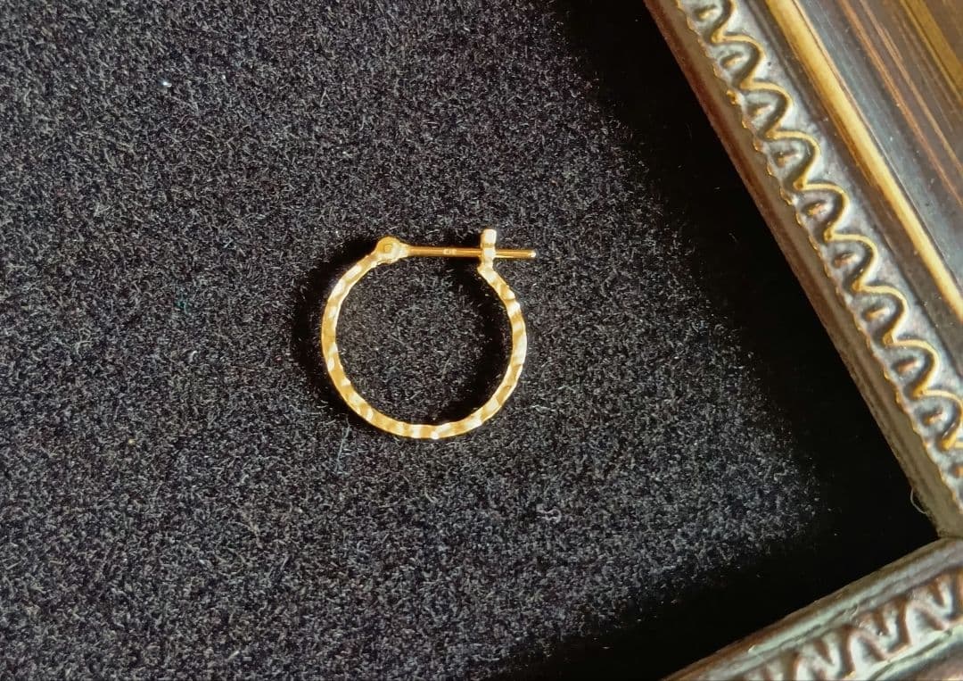 K18 イエローゴールド つや消し 槌目模様 フープピアス 片耳用 フルミヤ