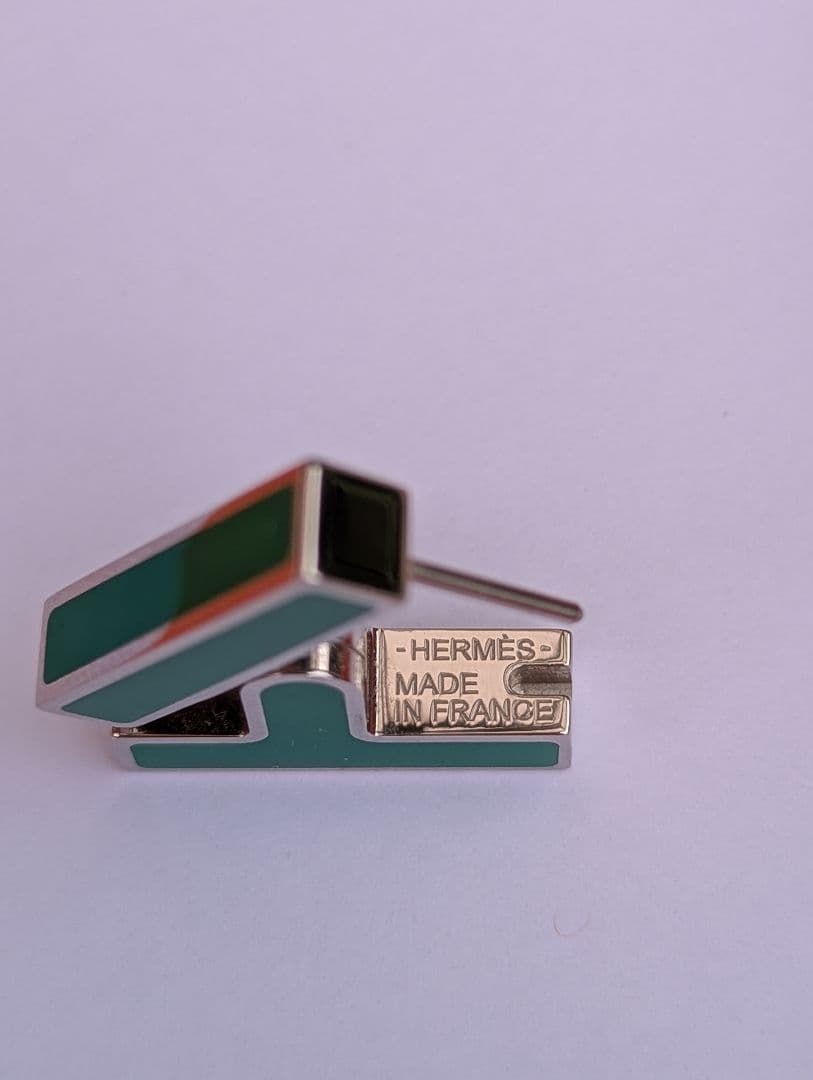 エルメス Hバスキュール 片耳ピアス グリーン 箱付き 美品 - メルカリ