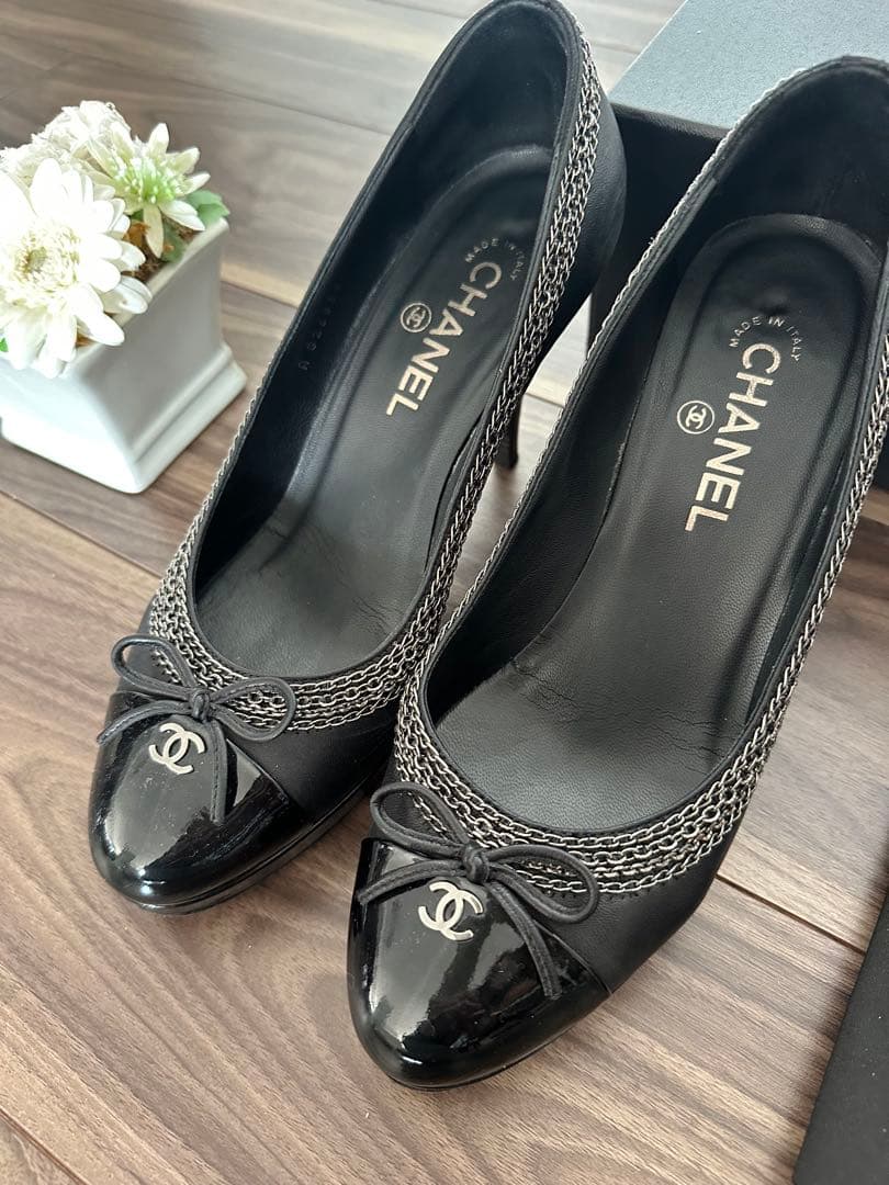 CHANEL ブラック パンプス 38ハーフ 美品 - メルカリ