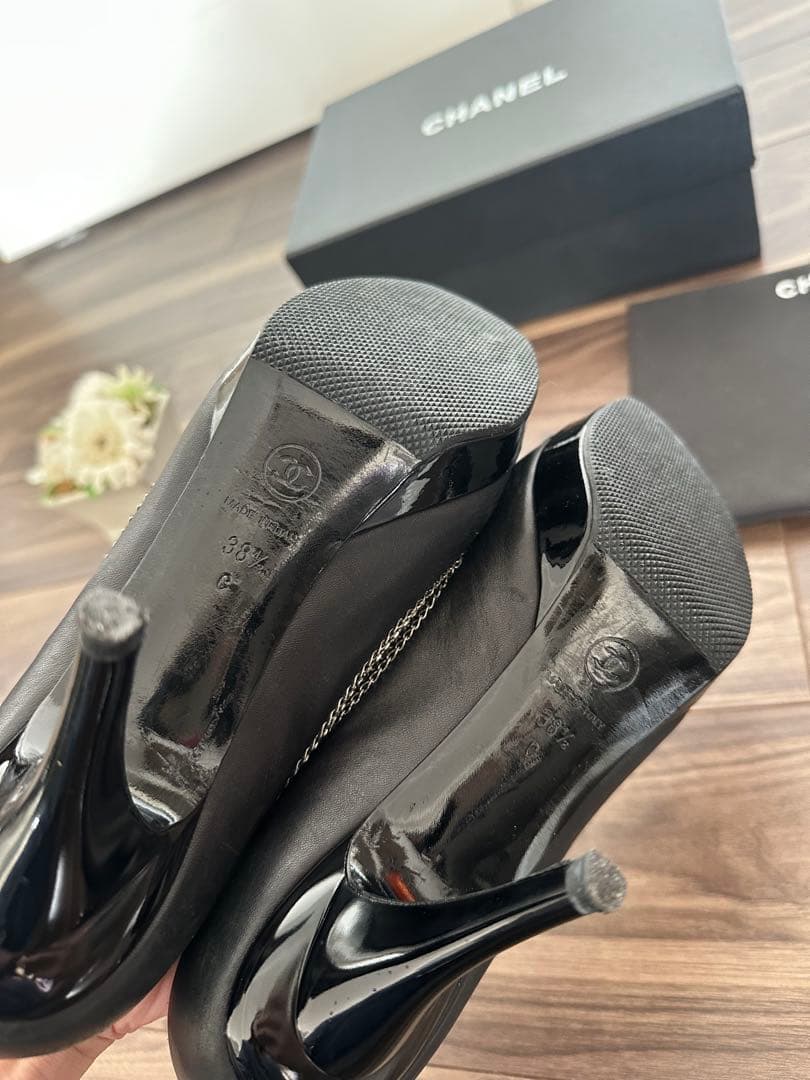 CHANEL ブラック パンプス 38ハーフ 美品 - メルカリ
