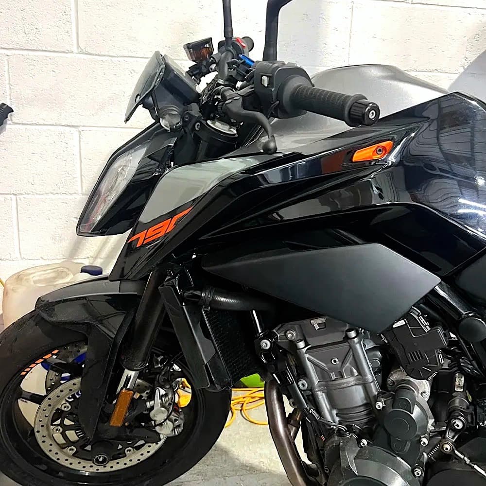 790duke タンクカウル