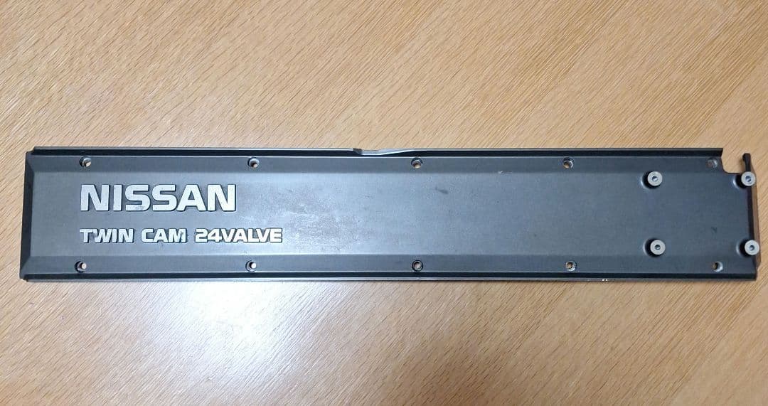 純正　NISSAN　R31 RB20 プラグカバー　ヘッドカバー　部品 純正 NISSAN R31 RB20 プラグカバー ヘッドカバー 部品 - メルカリ