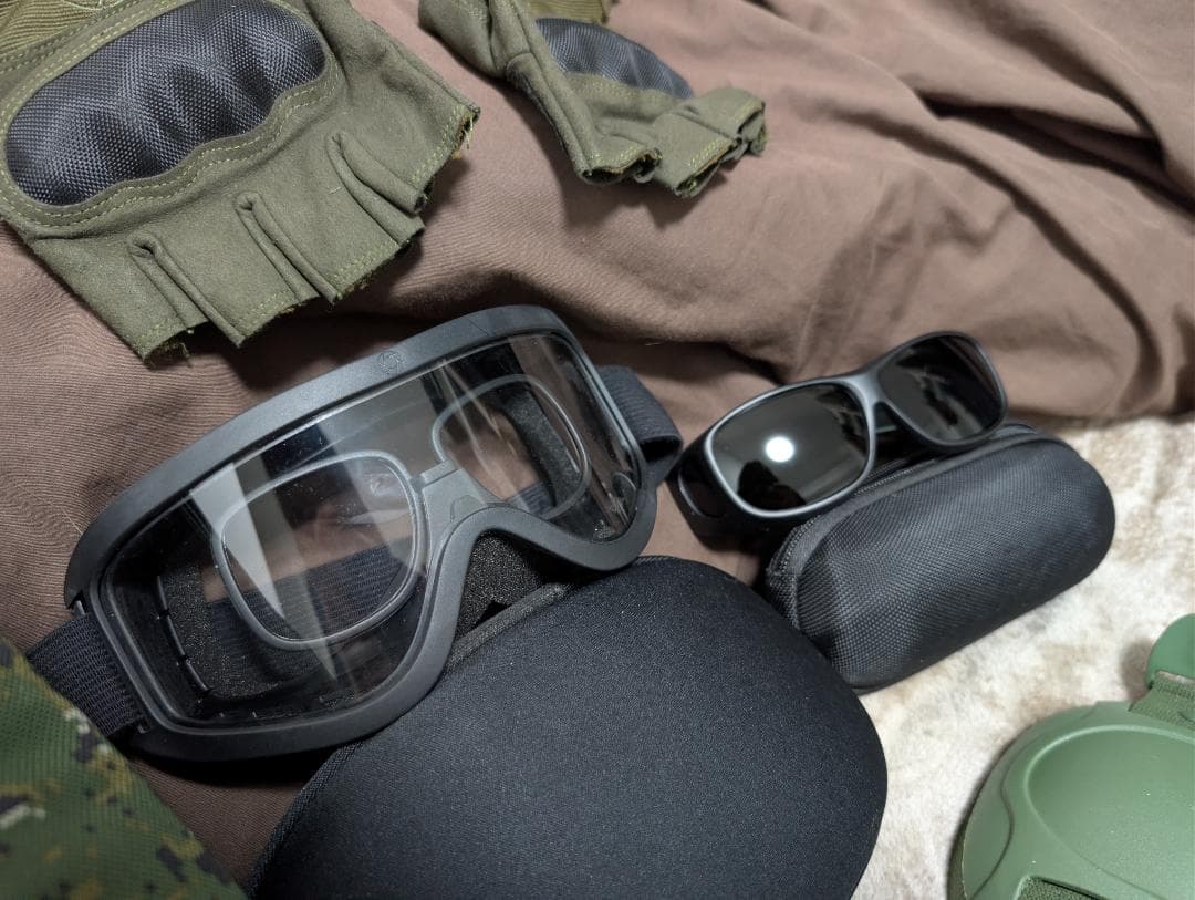 官品) 台湾陸軍実物戦闘個装セット(背嚢 ゴーグル プロテクター 中華