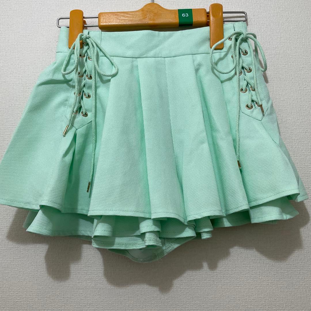 ミントグリーン ショートパンツ