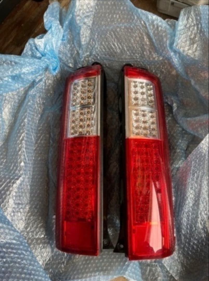 エブリィワゴン DA64W LEDテールランプ ジャンク - メルカリ