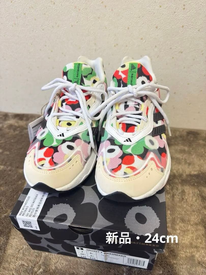 adidas マリメッコ　コラボ スニーカー　24cm 今回がラストチャンスとなる話題のコラボレーション adidas Originals