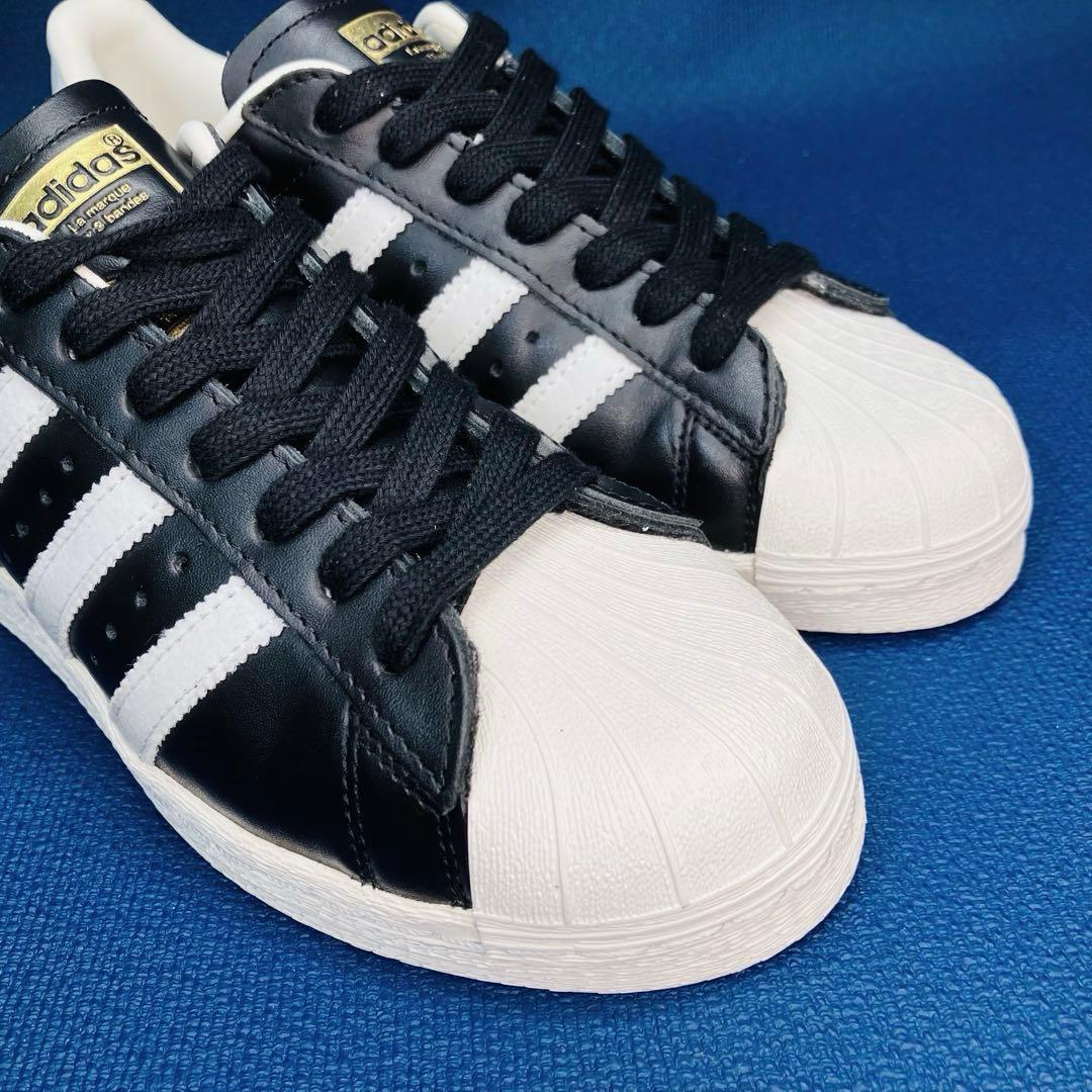 新しいファッション - 【未使用級】adidas 22.5㌢superstar82 IE4195
