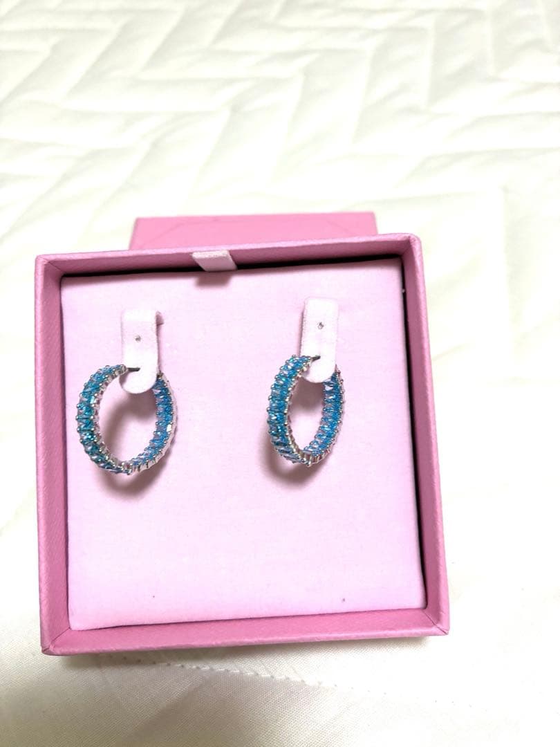 SnowMan渡辺翔太さんが国立ライブで着けていたスワロフスキーピアス