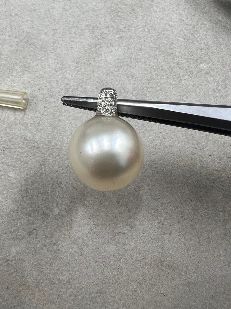 南洋白蝶真珠パールペンダントトップ　13.8mm ホワイトカラー　Pt900製