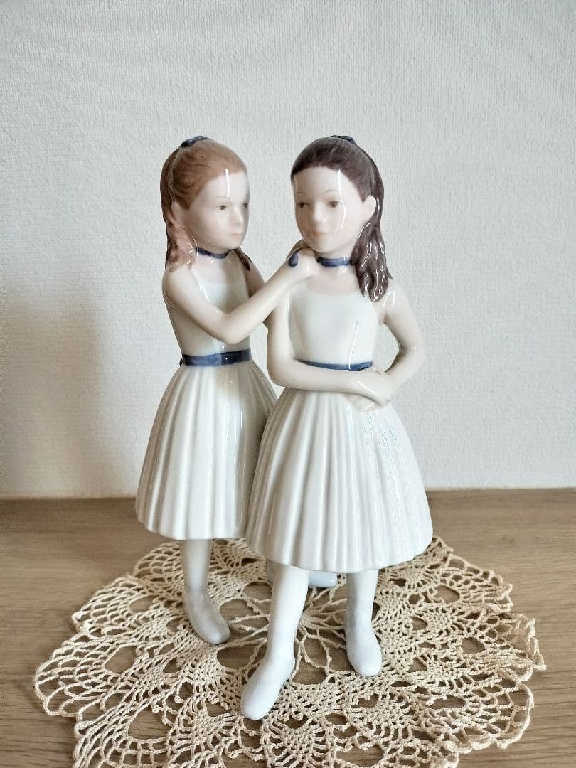 ロイヤル・コペンハーゲン　フィギュリン　バレリーナ バレエ　置物 陶器製 2人 Lladro (リヤドロ) フィギュリン 「二人でバレエ」 | 東京世田谷の買取