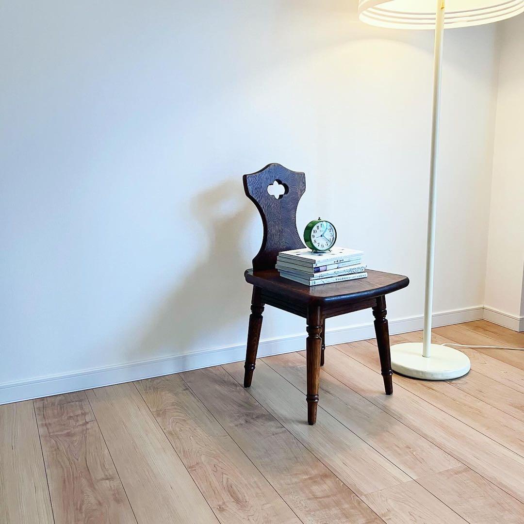 アンティークチェア　オーク材　腰掛け　ビンテージ家具　蚤の市　古家具　ブロカント ホールチェア | ロイズ・アンティークス | ヨーロッパのアンティーク