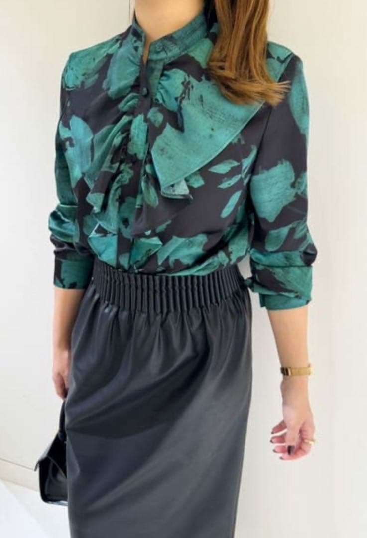 allurevilleモダンフラワーフロントフリルブラウス グリーン M
