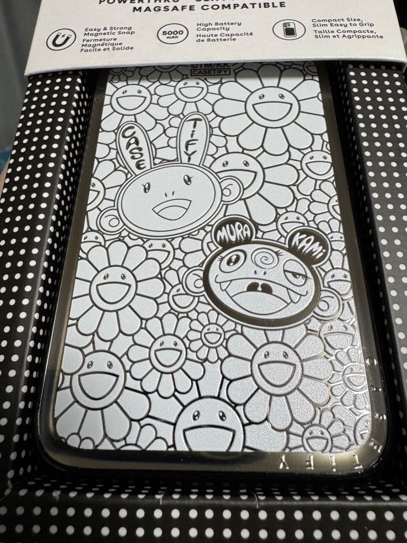 村上隆 CASETiFY モバイルバッテリー - メルカリ