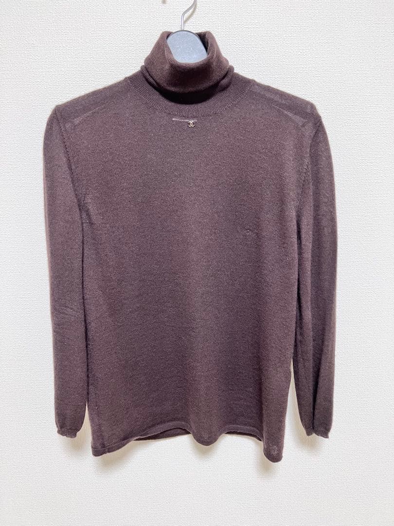 シャネル　カシミヤ　タートルネックセーター　Mサイズ 中古・古着通販】CHANEL (シャネル) ココマークタートルネックニット