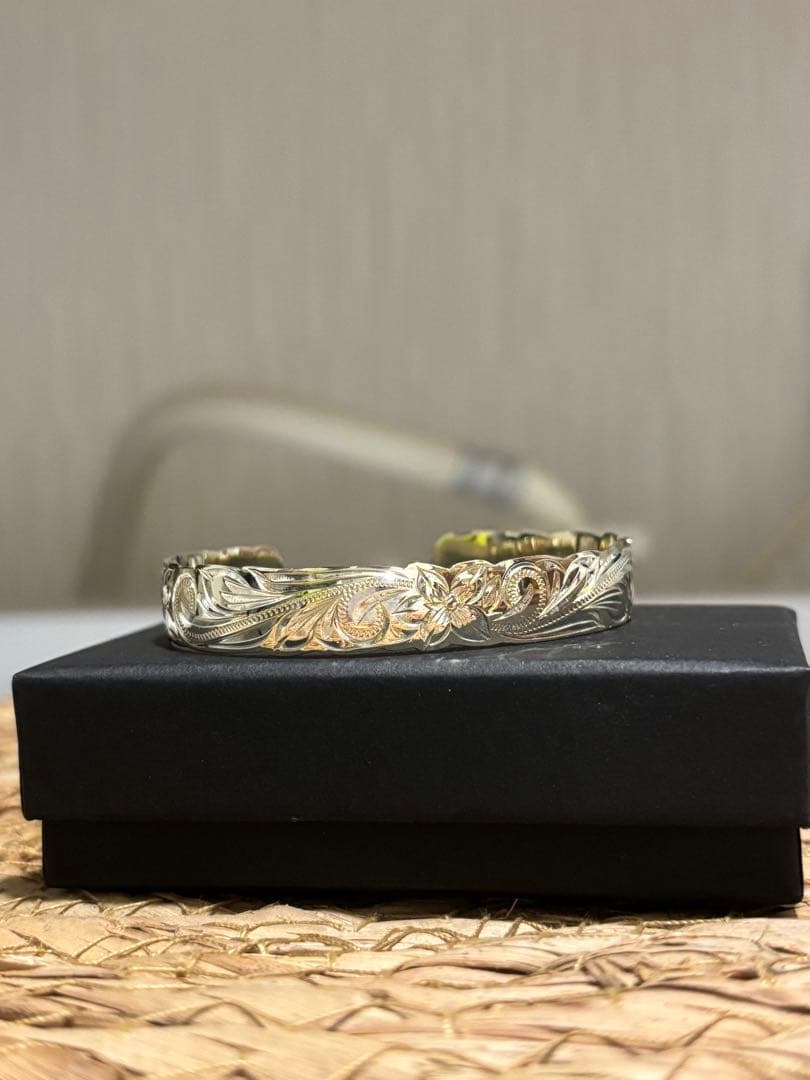 BOOOハワイアンジュエリー　シルバー925 10mm幅　手彫りバングル 手彫り