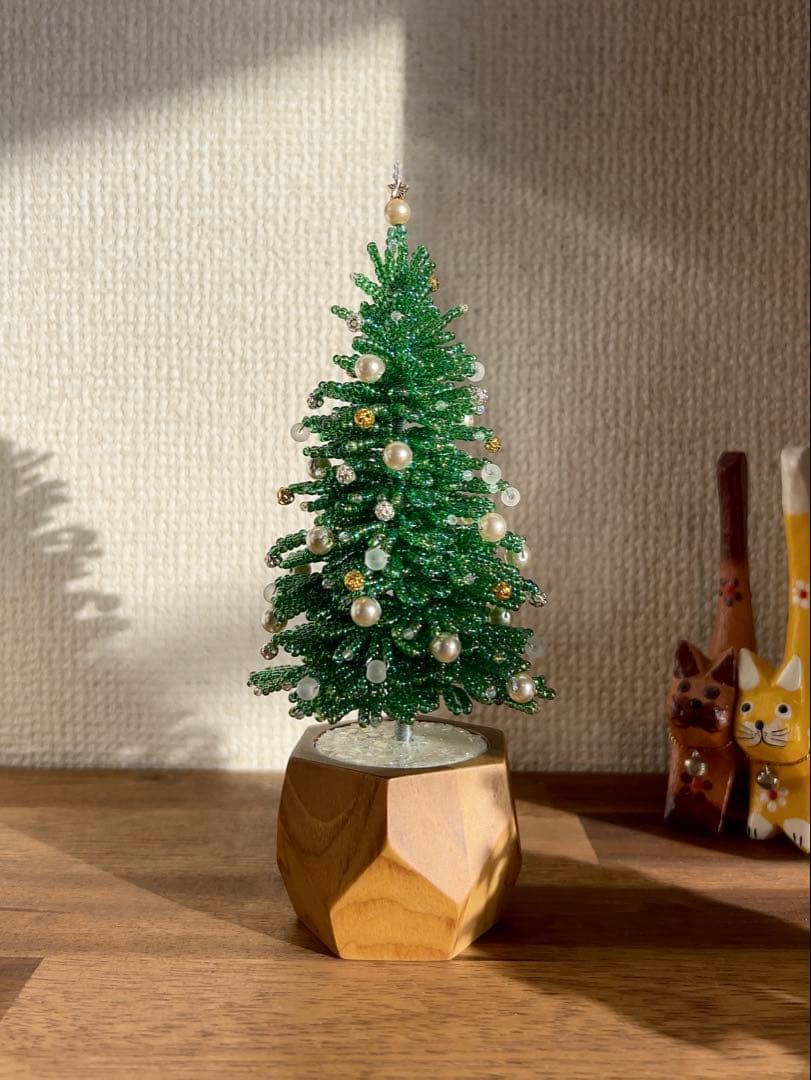 ビーズのクリスマスツリー【ハンドメイド】 ハンドメイド ビーズ製 クリスマスツリーの通販 by craftyk's shop｜ラクマ