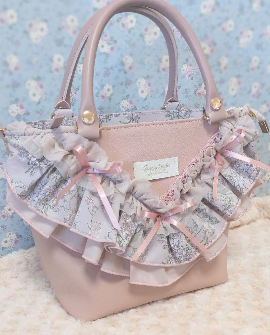 フリー出品 フリルが主役のフラップファスナー付トート ミストラベンダー