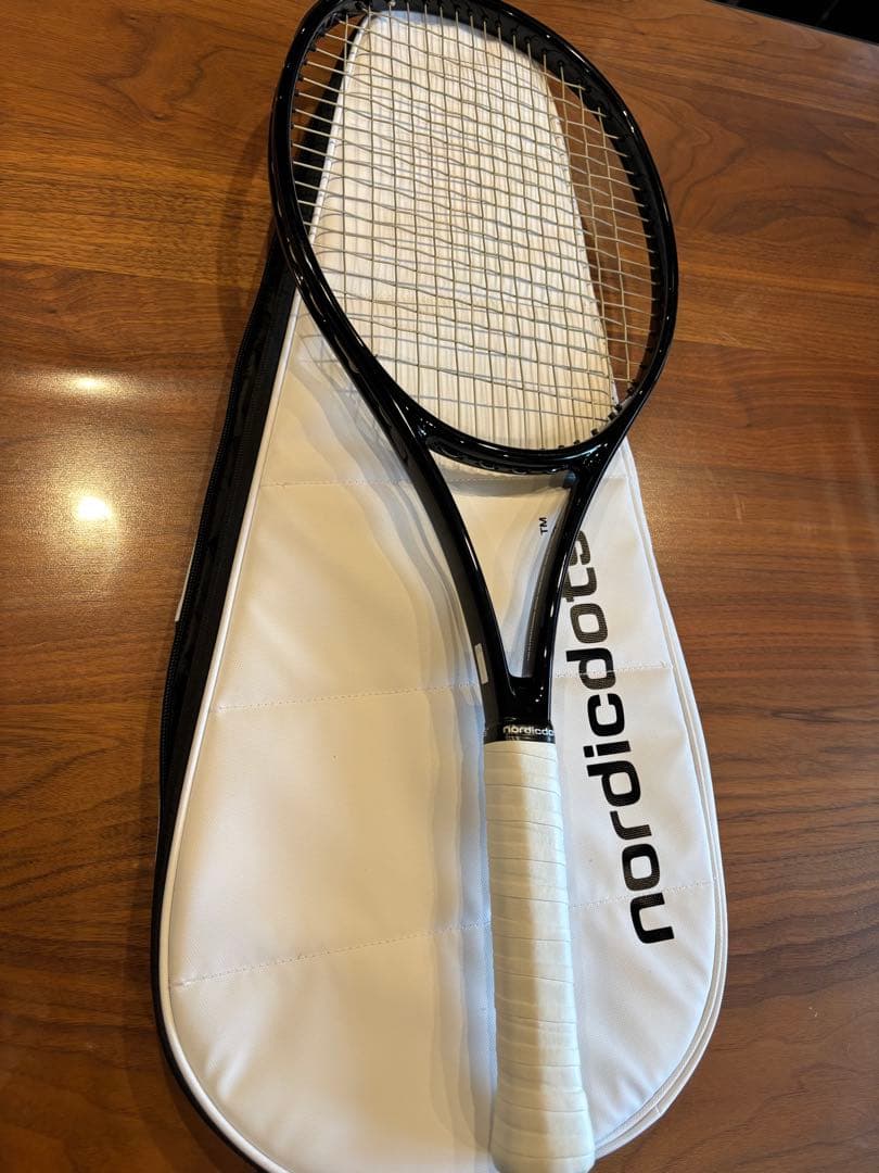 日本未販売❣️nordicdots テニスラケット 黒 - メルカリ