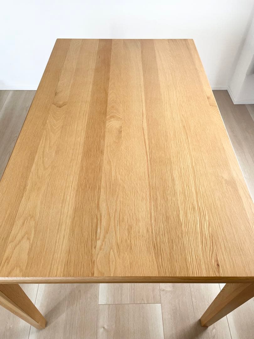 ベルメゾン 細身のシルエットが美しいオーク材のダイニングテーブル　幅135cm 細身のシルエットが美しいオーク材のダイニングテーブル（ダイニング