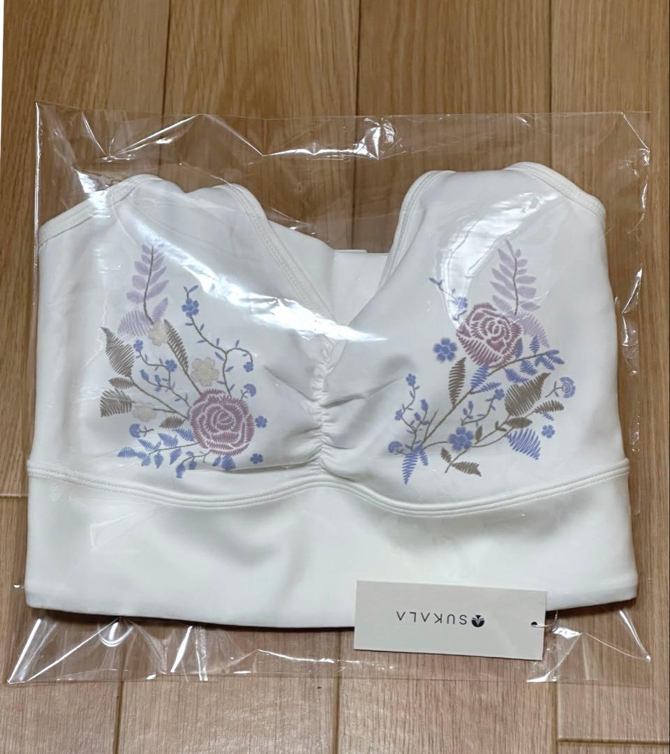 LAVA限定【SUKALA】フラワーブーケブラトップ M SUKALA】フラワーブーケブラトップ(Mサイズ ブラック・オフホワイト