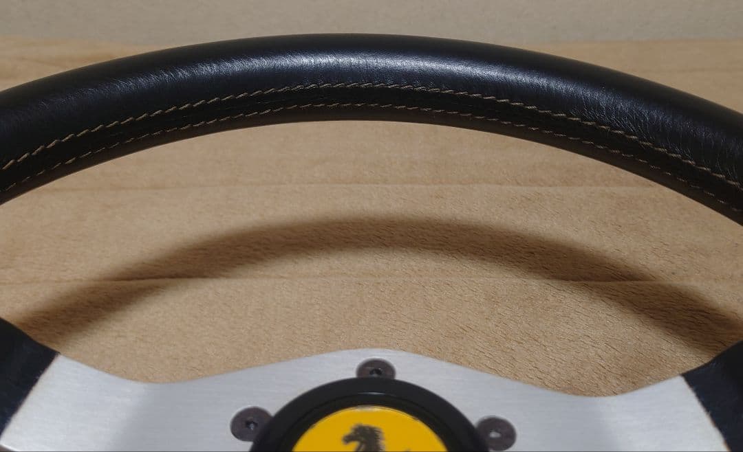 傷あり】モモ キャバリーノ レザーステアリング - メルカリ