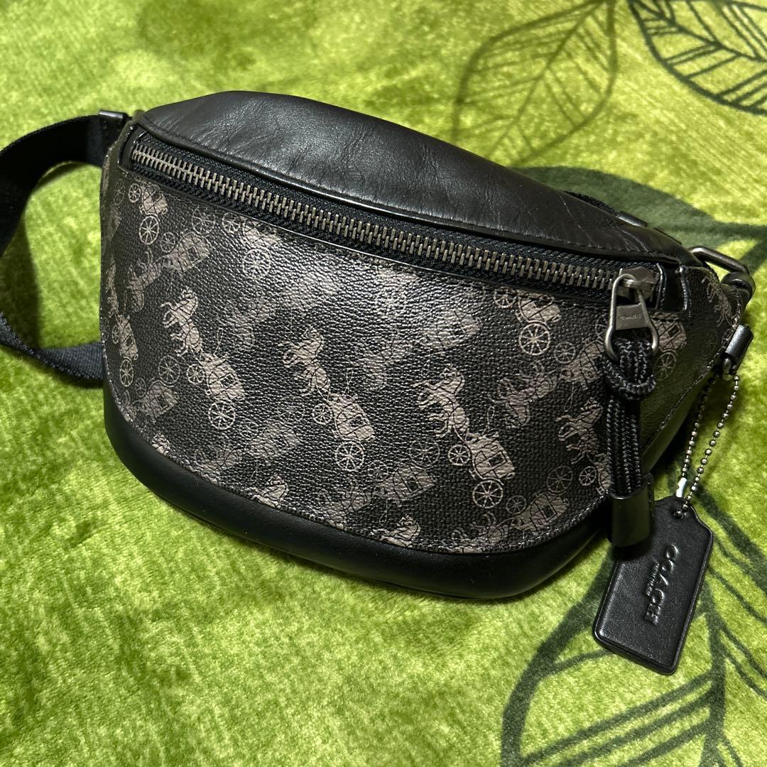 COACH 馬車パターン ボディバッグ・26日まで COACH® MC | Tabby Shoulder Bag 26 In Signature Canvas