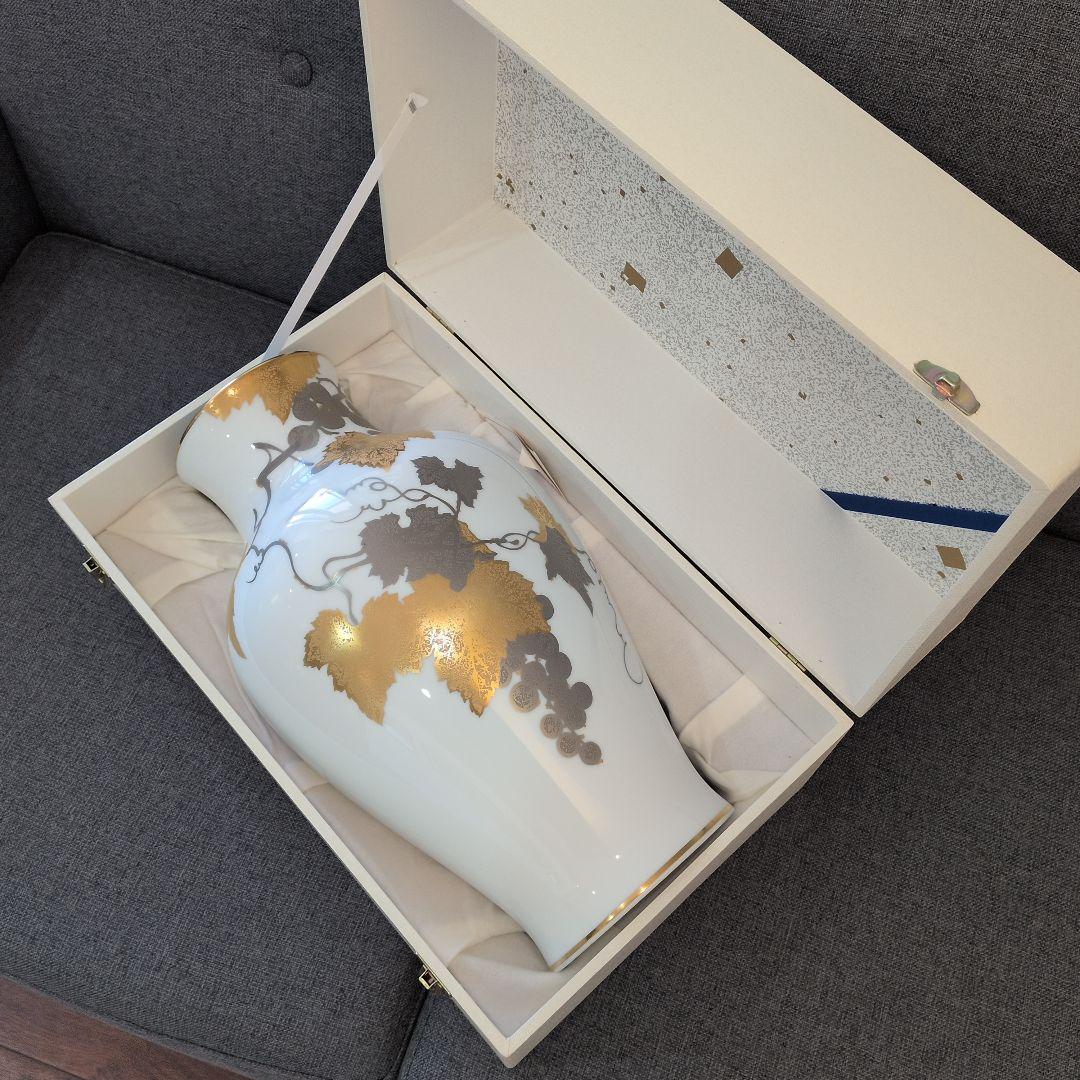宮内庁御用達 大倉陶園 金蝕葡萄 花瓶36cm - メルカリ