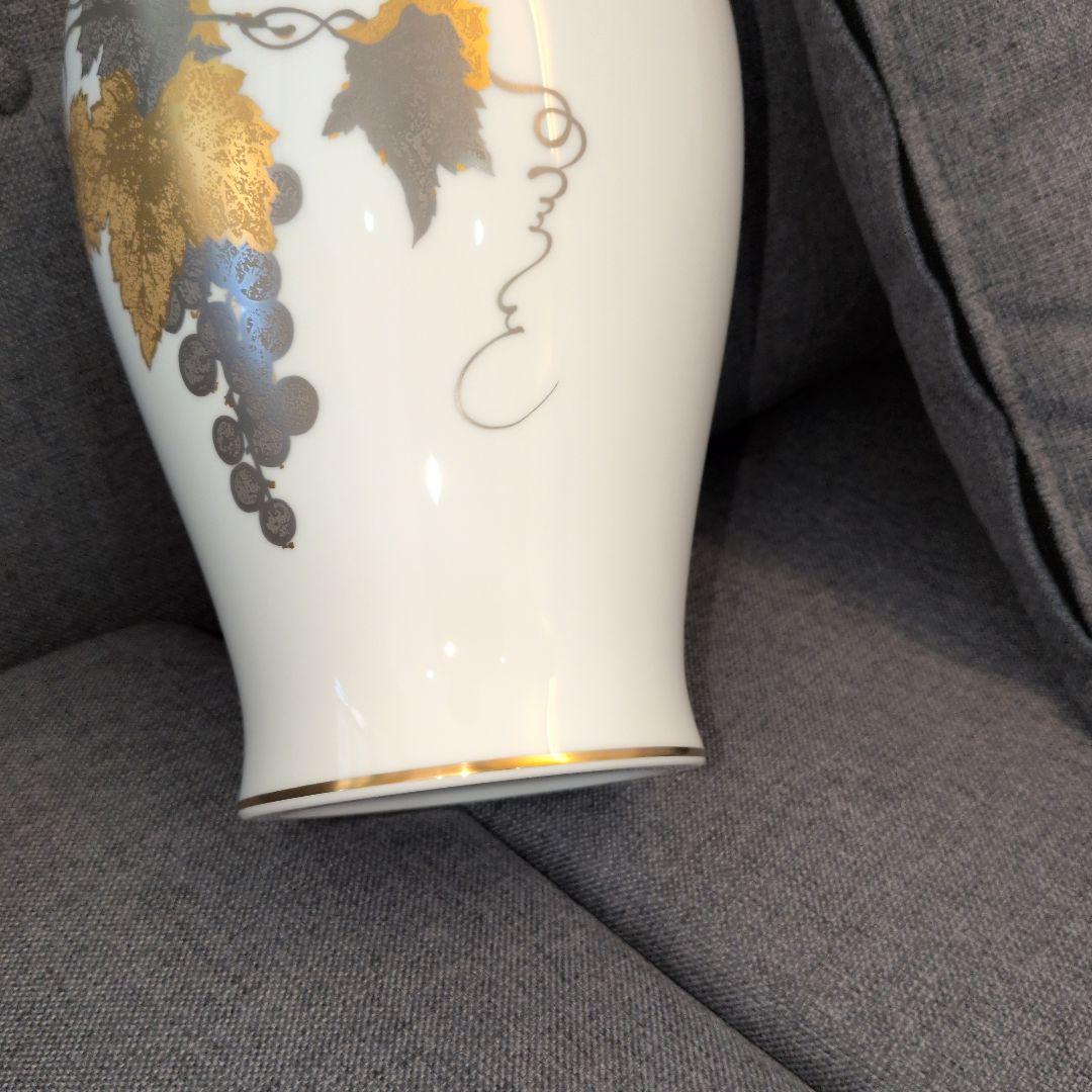 宮内庁御用達 大倉陶園 金蝕葡萄 花瓶36cm - メルカリ