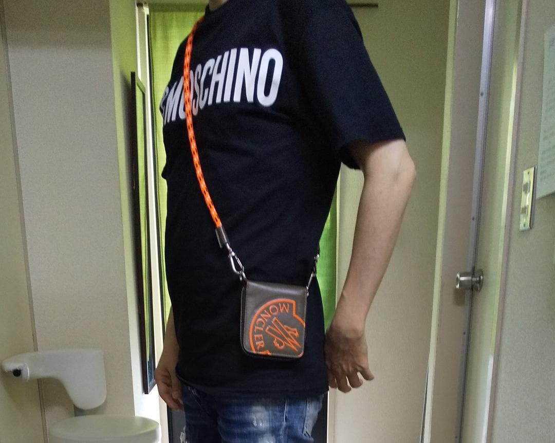 早いもの勝ち！モンクレール 財布 ウォレット 2つ折り カーキ