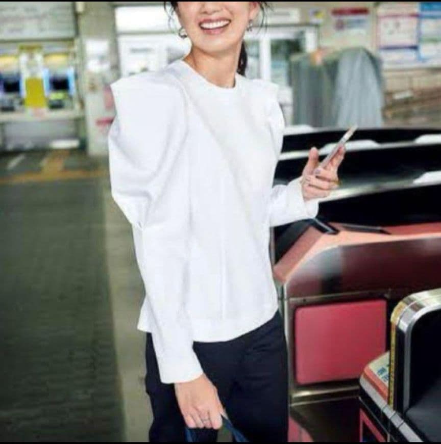 Cygne. シーニュ とんがりシャツブラウスパフtops Manonサイズ1 - メルカリ