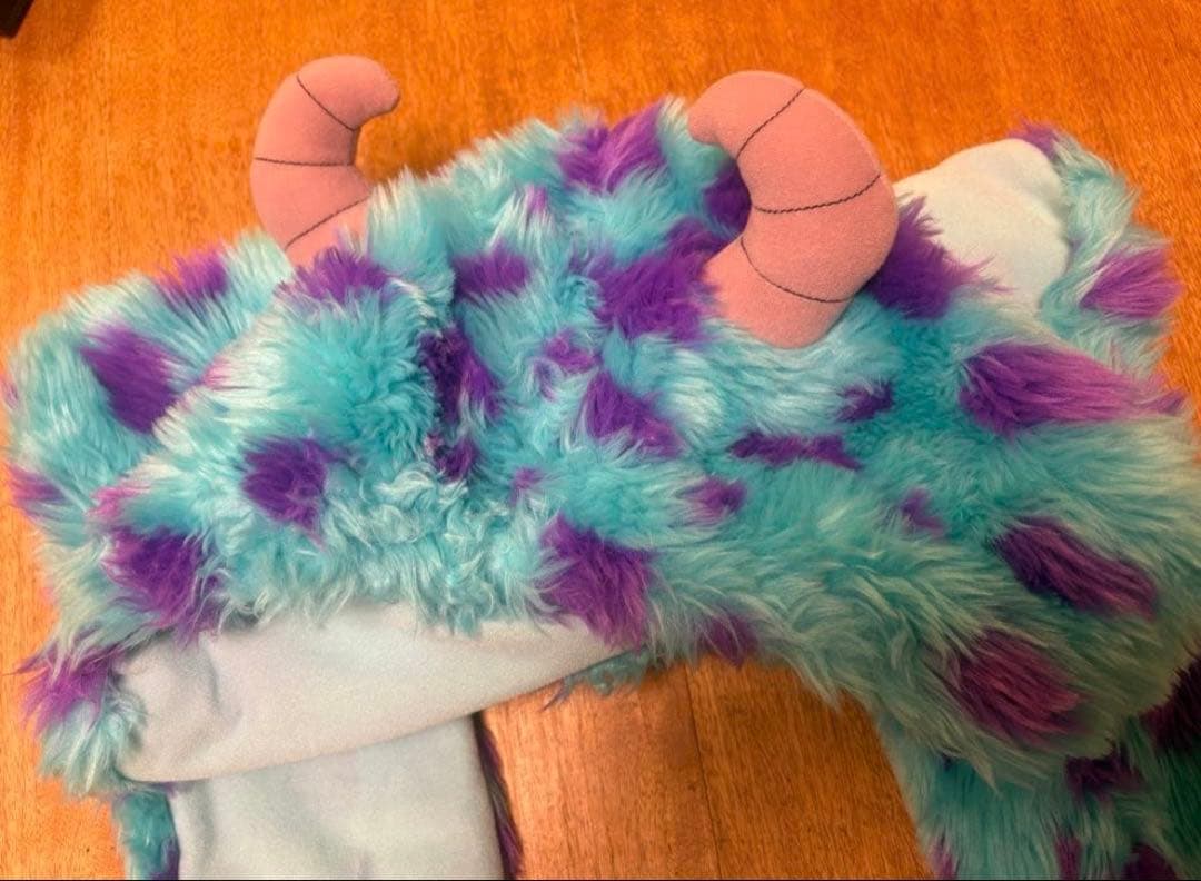 廃盤】ディズニー サリー マフラー モンスターズ・インク - メルカリ