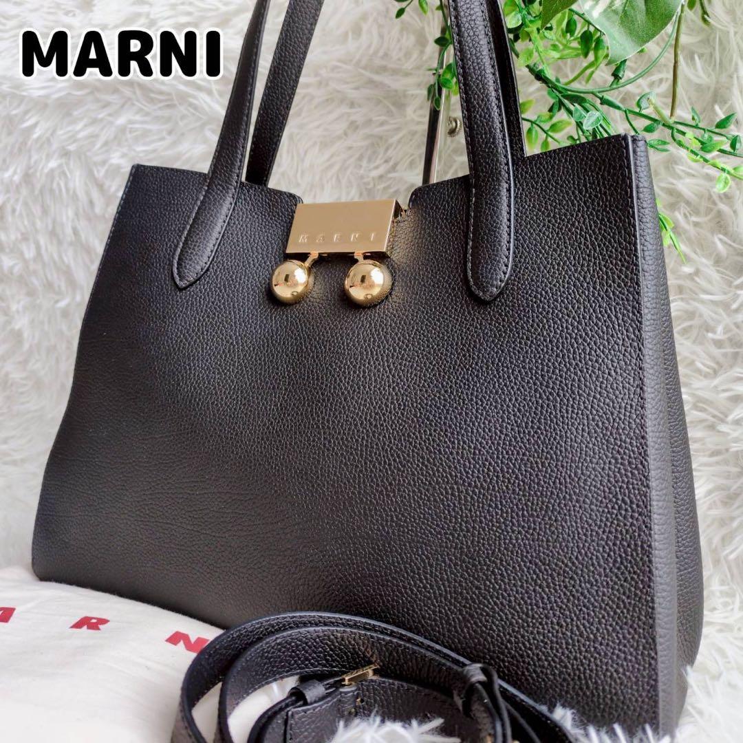 ◾︎25ss 極美品◾︎ マルニ トートバッグ 2way トランカルー マルニレター マルニ25年春夏バッグ「トランカルー トート」ゴールドのクロージャー