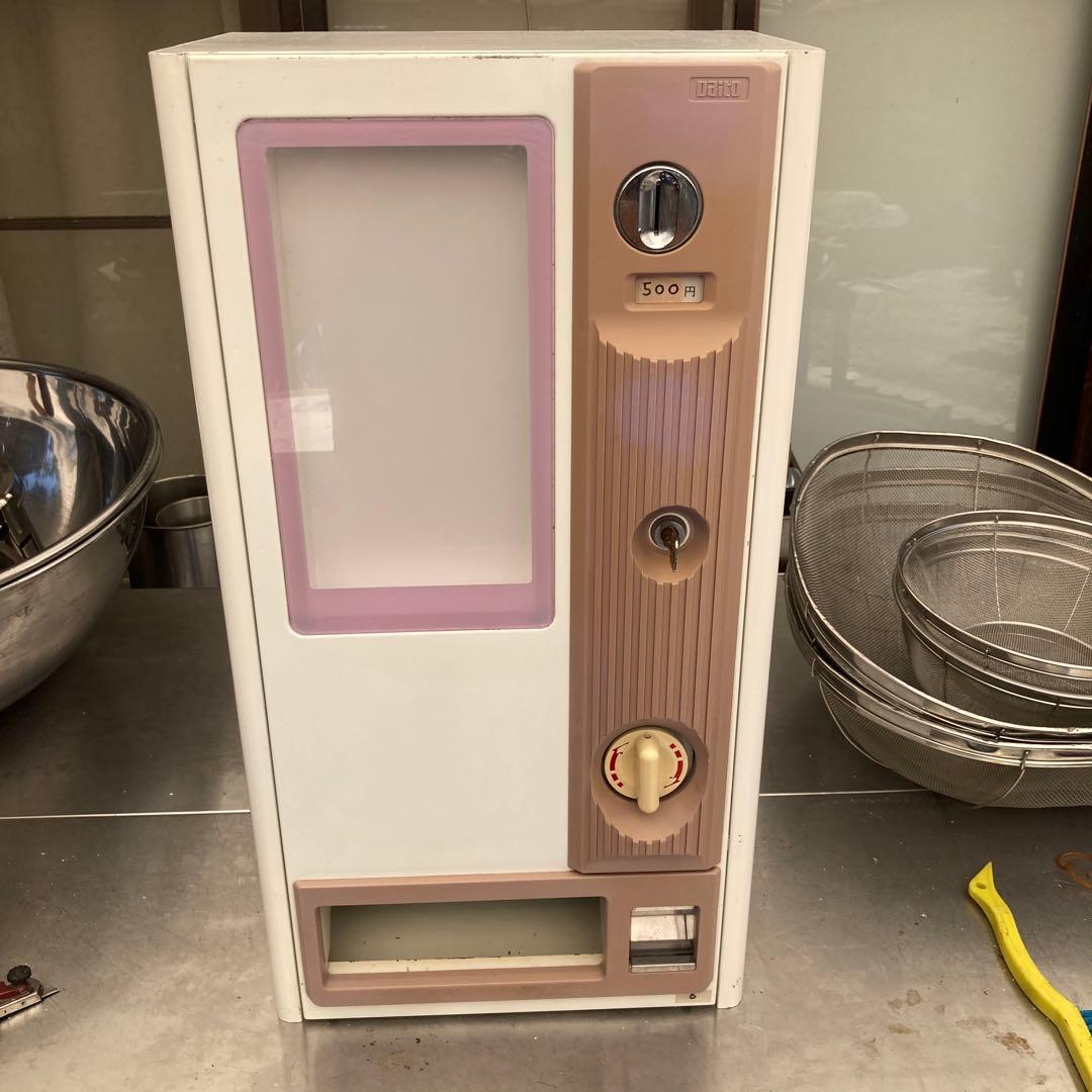 ガチャ機　カードガチャ　手動式自動販売機　ダイト 手動式自動販売機 DF-8A | 株式会社ダイト