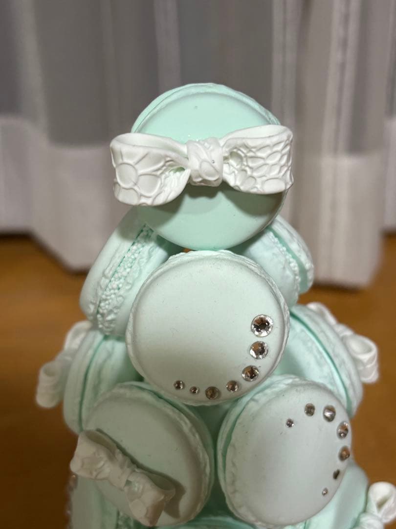 ティファニーブルーマカロンタワーデコレーション - メルカリ