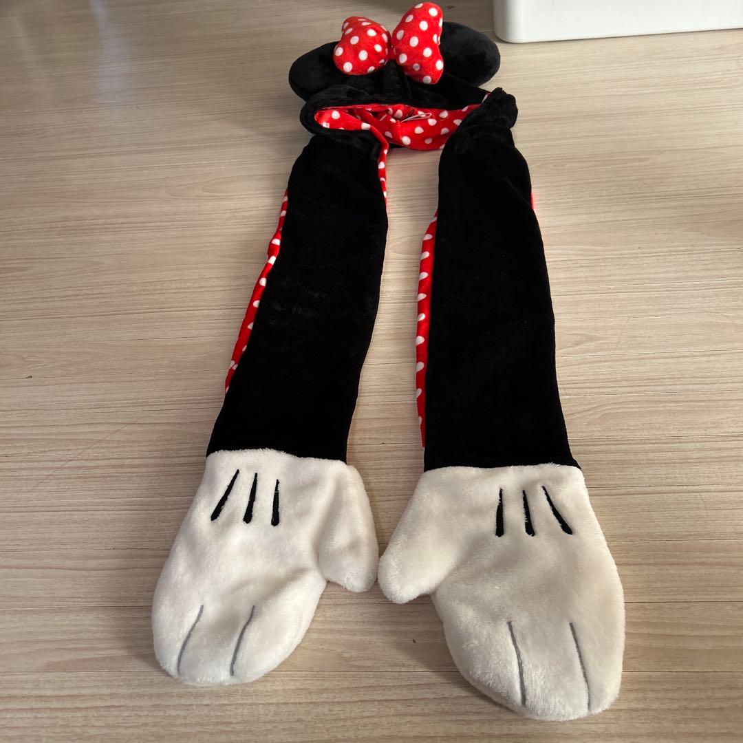 新品未使用！ディズニーリゾートミニーマウス マフラーファンキャップ