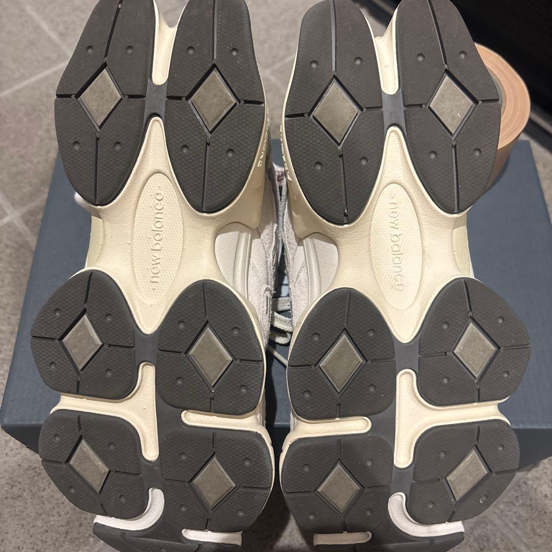 ニューバランス　9060 ホワイト　23.5cm