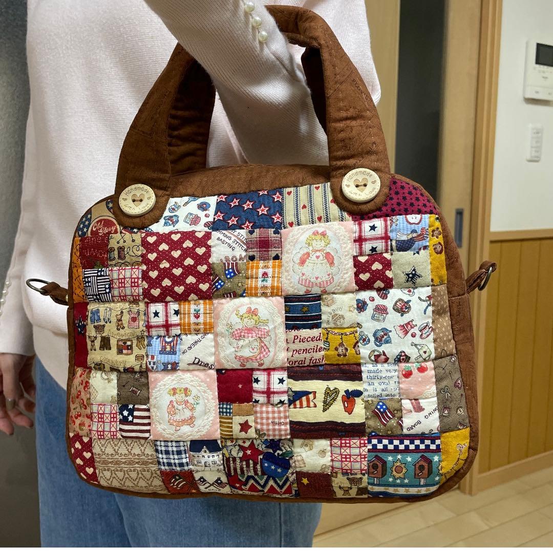 マギーエンジェル 大きめボストンバック ルシアン レディース パッチ