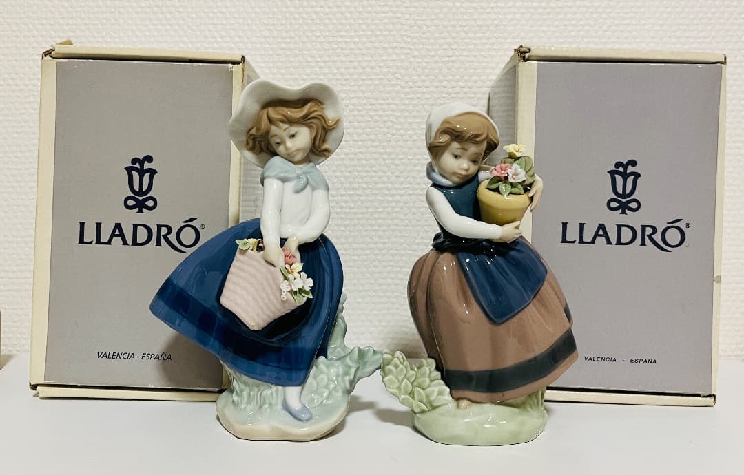 【美品】LLADROリアドロ「きれいな花ばかり」「花を持つ美少女」 きれいな花ばかり | リヤドロ公式オンライン
