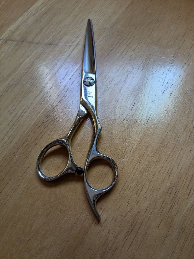 シザースジャパン・６インチ・ベアリング・定価10万・使用頻度少な目・ シザースジャパン・6インチ・ベアリング・定価10万・使用頻度少な目