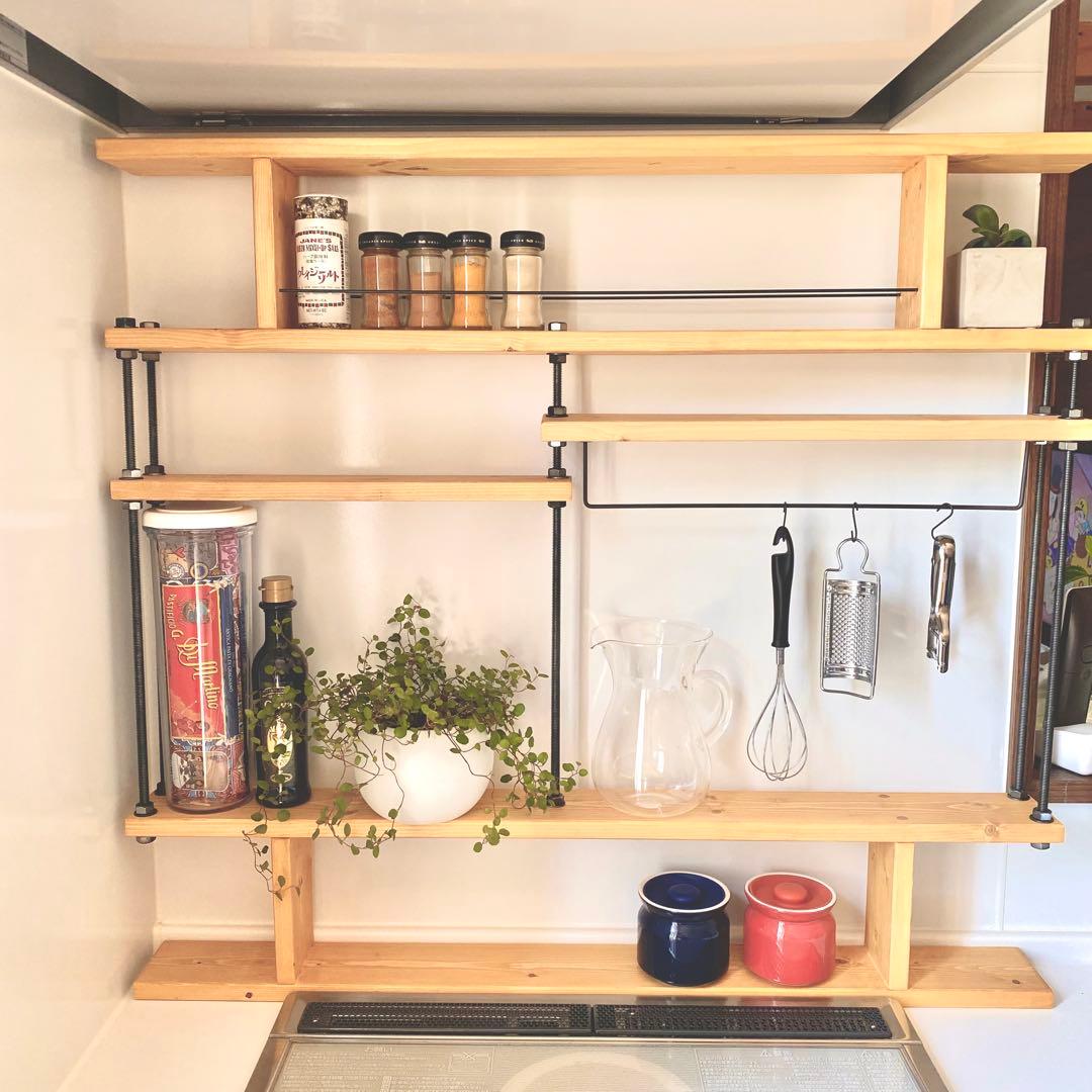 地震でも倒れない突っ張れるキッチンラックCentral☆☆窓枠インテリア☆ 地震でも倒れない突っ張れるキッチンラックCentral 窓枠インテリア