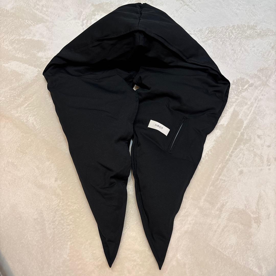 E*A様 iirot イロットPadded Hoodie ブラック UABY バ - メルカリ