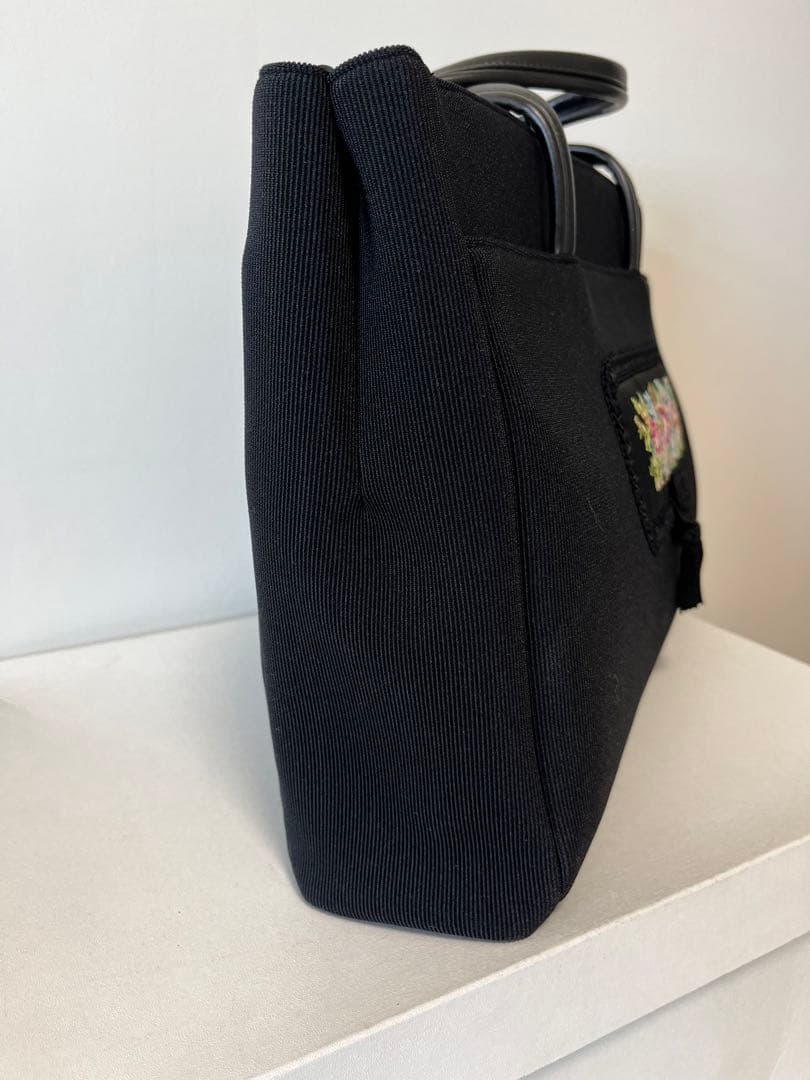 久家道子 プチポワン 刺繍トートバッグ 黒 未使用 - メルカリ