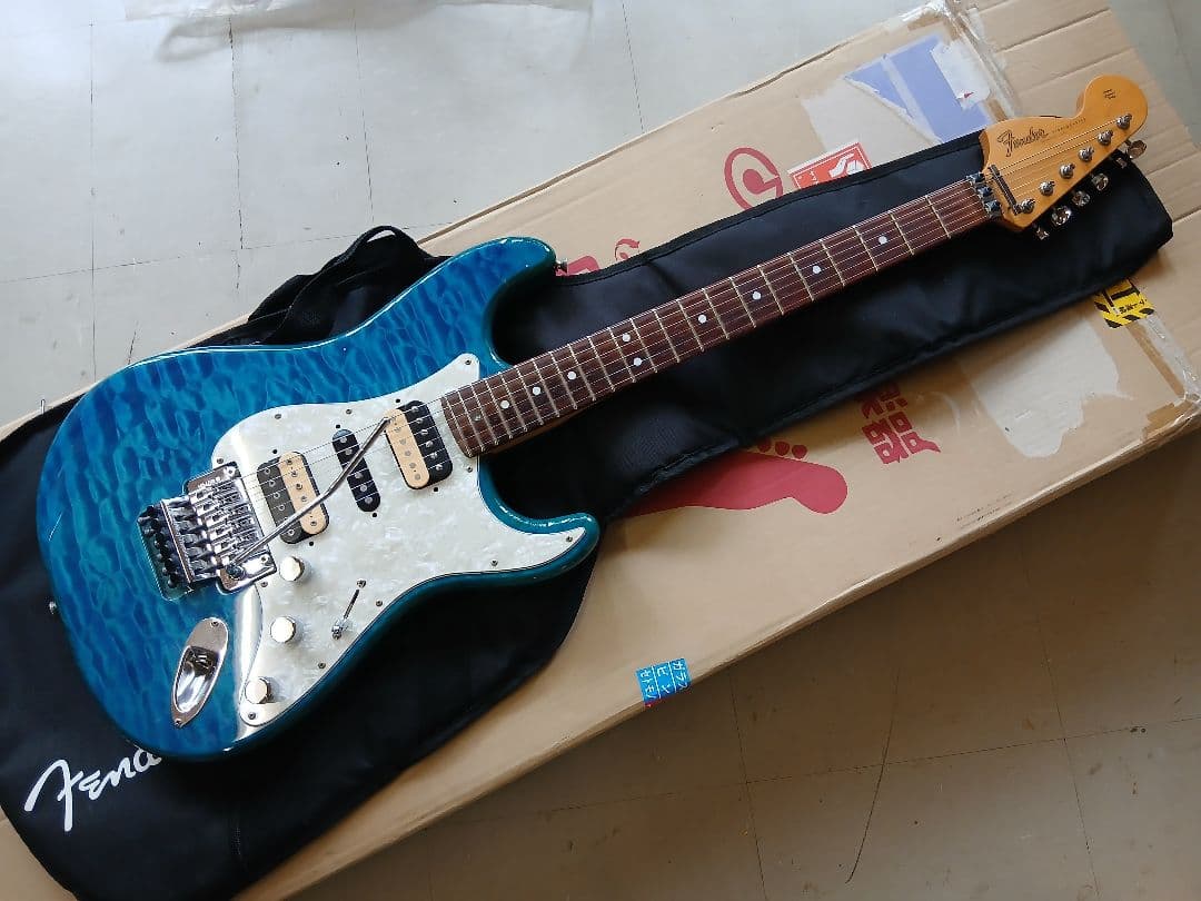 Fender ストラトキャスター春畑道哉モデル 0000000135742_vEl1PQl.jpg