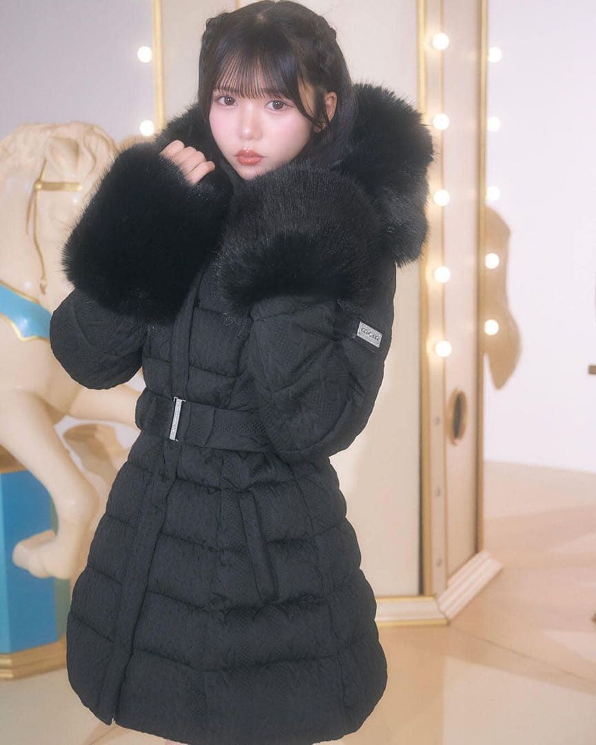 新品未使用 ミシェルマカロン ケーブル柄ベルトダウンコート XS