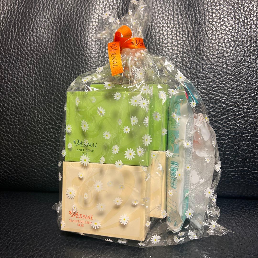 ヴァーナル石鹸 アンクソープ センシティブザイフ各2個セット　おまけ付き♪ ヴァーナル アンクソープ センシティブザイフ 90g 2個セット 洗顔石鹸