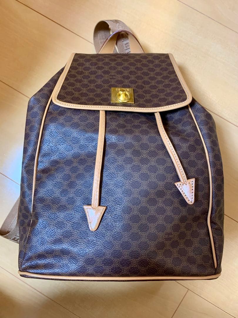 ぴ*き様 CELINE ドットパターン レザーリュック ぴ*き様 CELINE ドットパターン レザーリュック - メルカリ