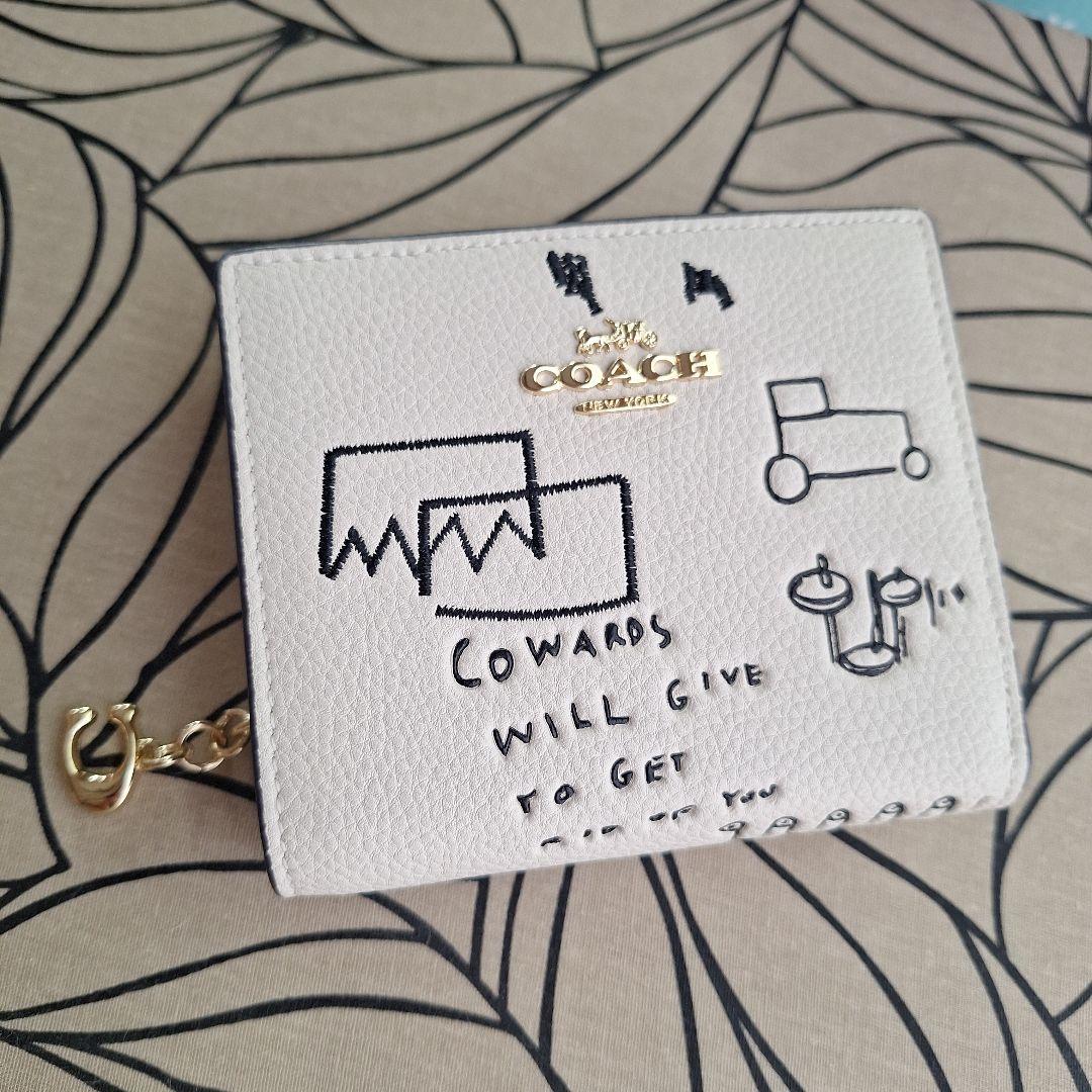 新品未使用COACHパスキアコラボホワイト白二つ折り財布スナップ