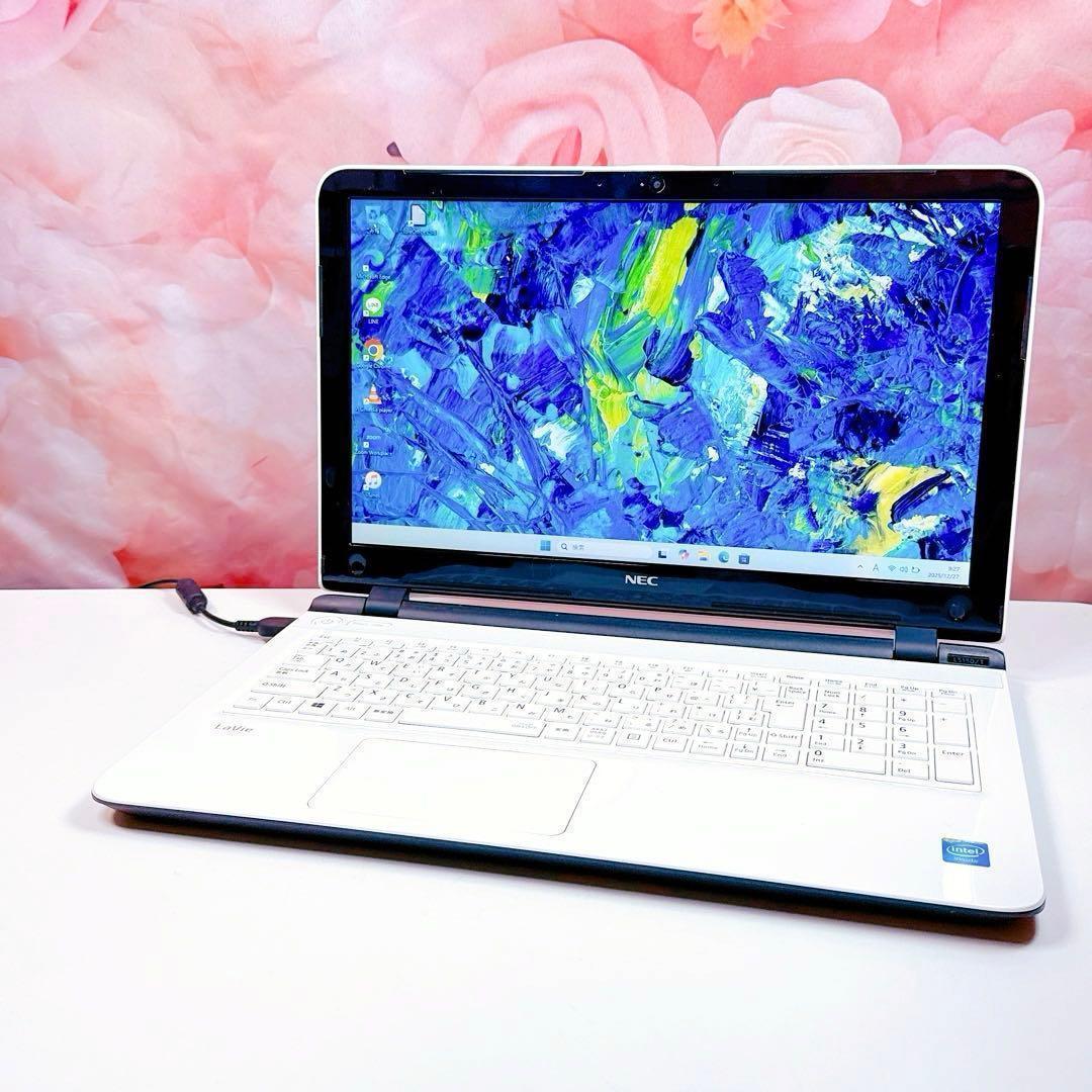 新品高速SSD✨windows11 カメラ✨ノートパソコン オフィス 薄型 白✨ 美品✨Windows11✨新品爆速SSD✨カメラ付薄型ノートパソコン白